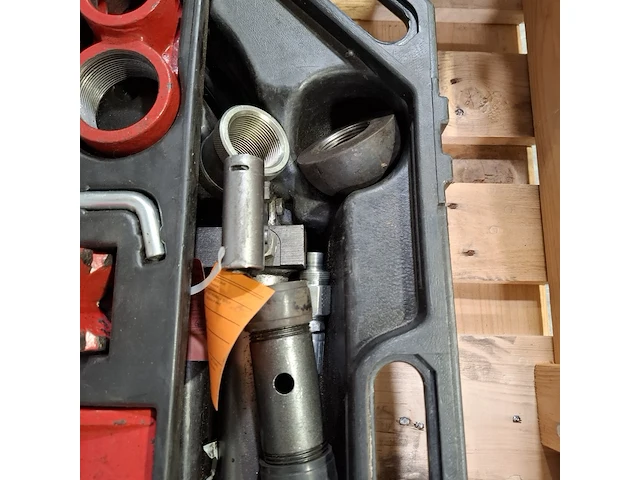 Uitdeukset , rodac - afbeelding 6 van  9