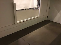 Uitgiftebalie wit met plexiglas en betonlook bovenblad - afbeelding 4 van  4