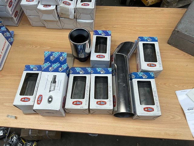 Uitlaat sierstuk (9x) - afbeelding 1 van  4