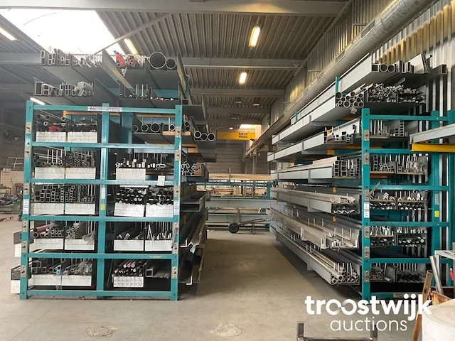 Uitrolbare langgoedstelling - afbeelding 4 van  9