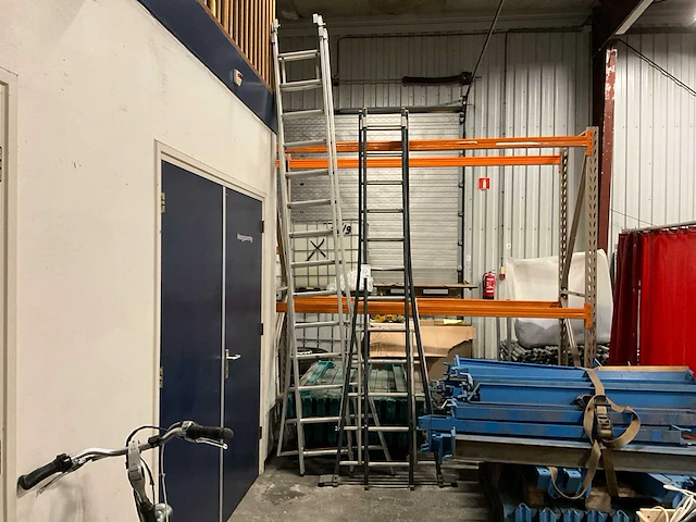 Uitschuif ladder (2x) - afbeelding 1 van  5