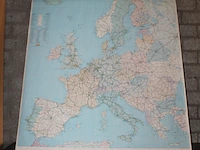 Uittrekbare landkaartdisplay met o.a. kaarten van europa, nederland en italië. afmeting 140 x 41 x 12 cm - afbeelding 6 van  7