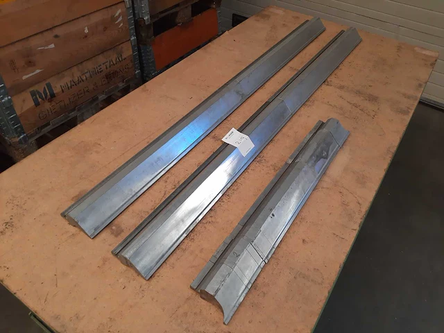Ukb boven gereedschap - 10.105 - kantbank gereedschap - afbeelding 1 van  3