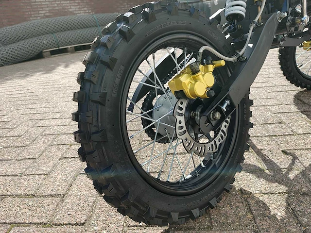 Ultra - db001 - motorfiets - afbeelding 2 van  22
