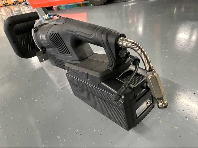 Ultra force equipment - dc839 - betonzaag 4000w incl waterpomp - afbeelding 16 van  21