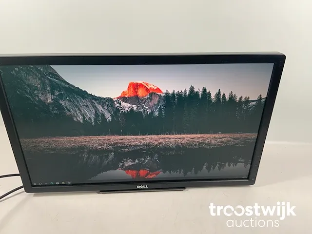 Ultra sharp u2713h 27", 2560x1440 (quad hd) ips monitor - afbeelding 1 van  7