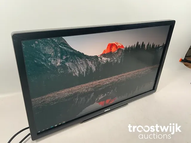 Ultra sharp u2713h 27", 2560x1440 (quad hd) ips monitor - afbeelding 3 van  7