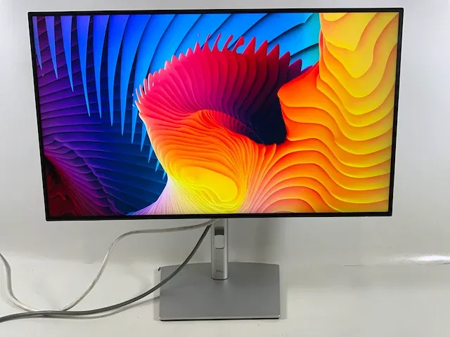 Ultra sharp (u2722d) 27", 2560x1440 (qhd) ips monitor - afbeelding 1 van  5
