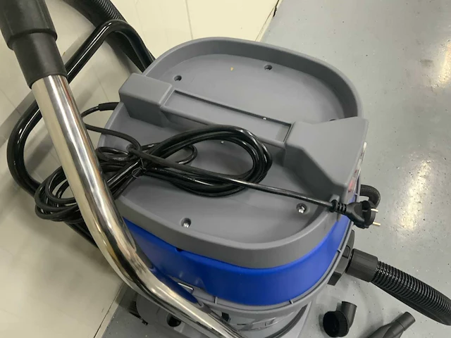 Umt - 80l 3600watt - industriële stofzuiger - afbeelding 2 van  13