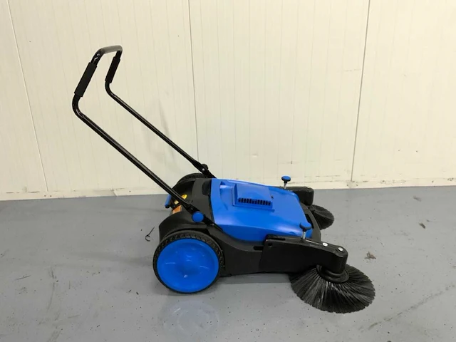 Umt sweeper veegmachine - afbeelding 2 van  19