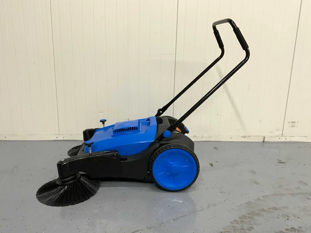 Umt sweeper veegmachine - afbeelding 12 van  19