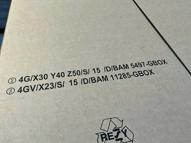 Un gekeurde dozen (84x) - afbeelding 1 van  6