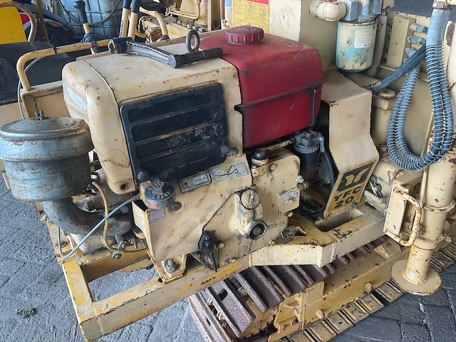 Unic yfc20 yanmar rups hijskraan - afbeelding 10 van  18