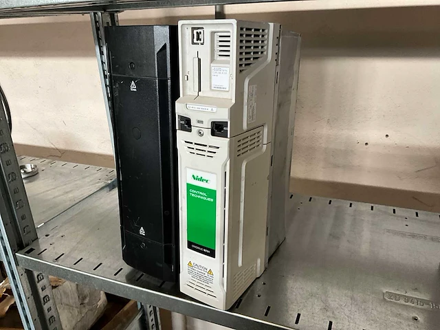 Unidrive m701-064 18.5/22kw frequentieregelaar - afbeelding 1 van  5