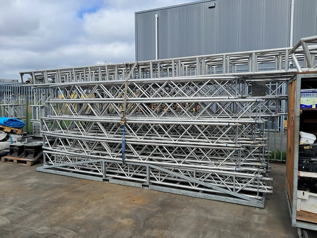 Unieke overkapping/showpodium, podia, wit - afbeelding 22 van  48