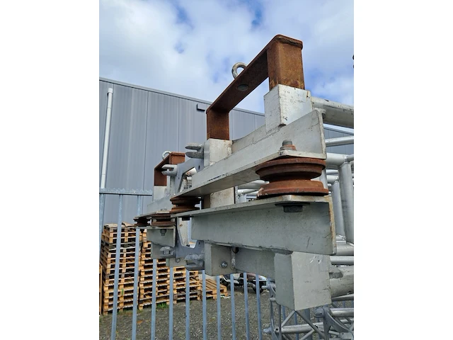 Unieke overkapping/showpodium, podia, wit - afbeelding 26 van  48