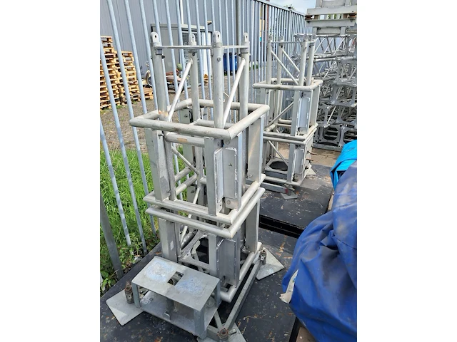 Unieke overkapping/showpodium, podia, wit - afbeelding 43 van  48