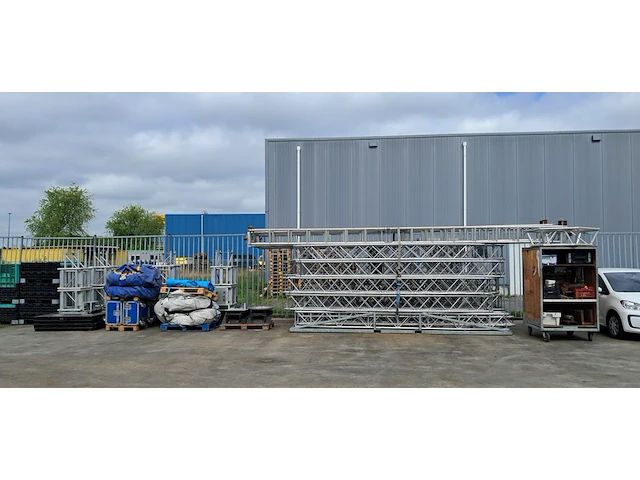 Unieke overkapping/showpodium, podia, wit - afbeelding 47 van  48