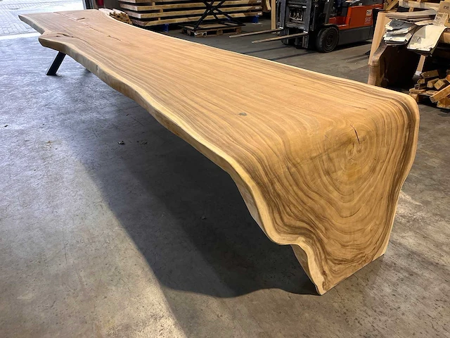 Unieke suar waterval boomstamtafel 500cm. - afbeelding 1 van  6