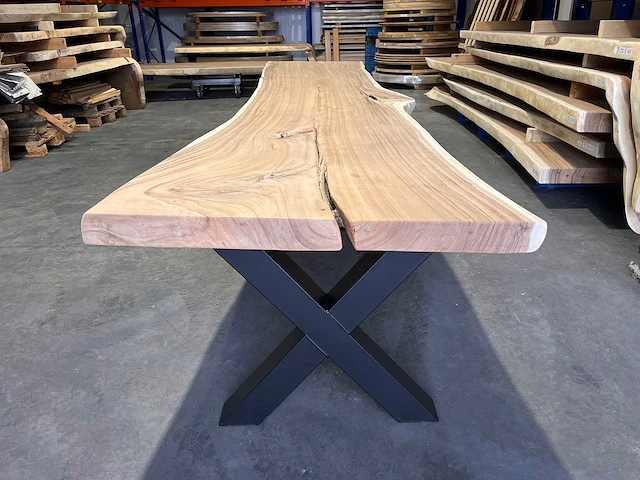 Unieke suar waterval boomstamtafel 500cm. - afbeelding 6 van  6