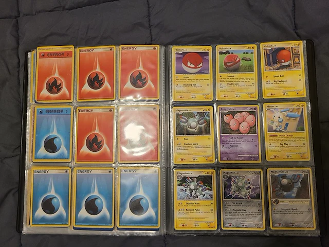 Unieke verzameling met zeldzame vintage pokémon kaarten en meer - afbeelding 3 van  14