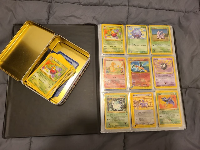 Unieke verzameling met zeldzame vintage pokémon kaarten en meer - afbeelding 1 van  14
