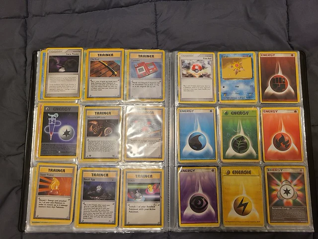 Unieke verzameling met zeldzame vintage pokémon kaarten en meer - afbeelding 14 van  14