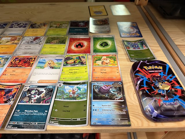 Unieke verzameling pokémon kaarten (ca. 42x met 1x box) - afbeelding 2 van  4