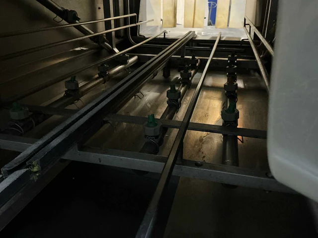 Unikon krattenwas machine met rollenbaan - afbeelding 5 van  10