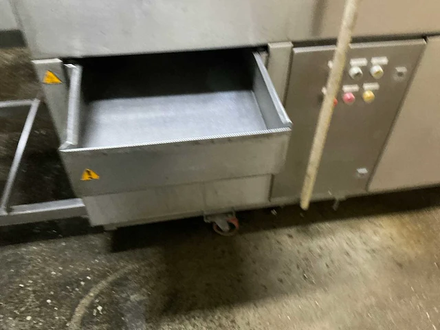 Unikon krattenwas machine met rollenbaan - afbeelding 6 van  10