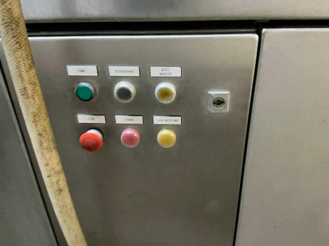 Unikon krattenwas machine met rollenbaan - afbeelding 7 van  10