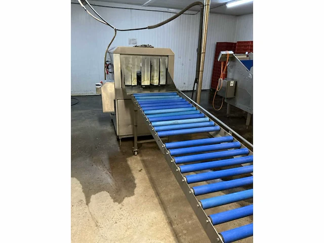 Unikon krattenwas machine met rollenbaan - afbeelding 10 van  10