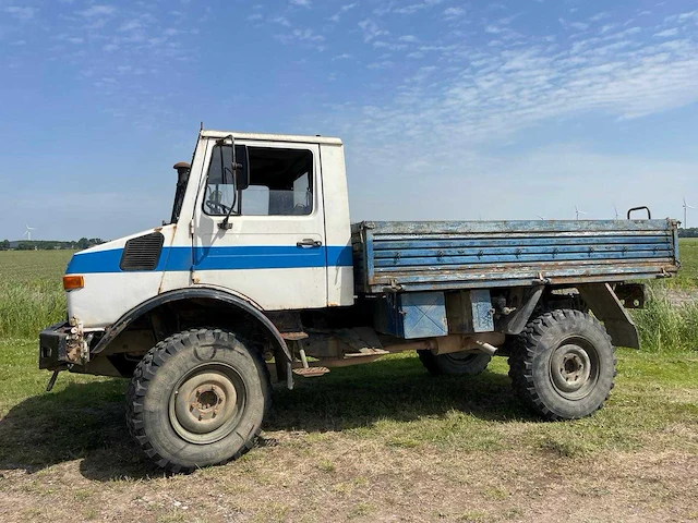 Unimog - 1300l - vrachtwagen - afbeelding 1 van  6