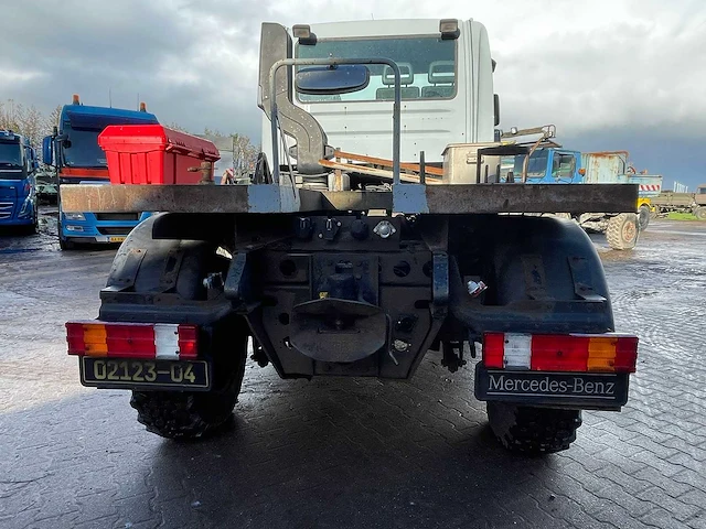 Unimog - 2001 - u300 - vrachtwagen - afbeelding 10 van  28