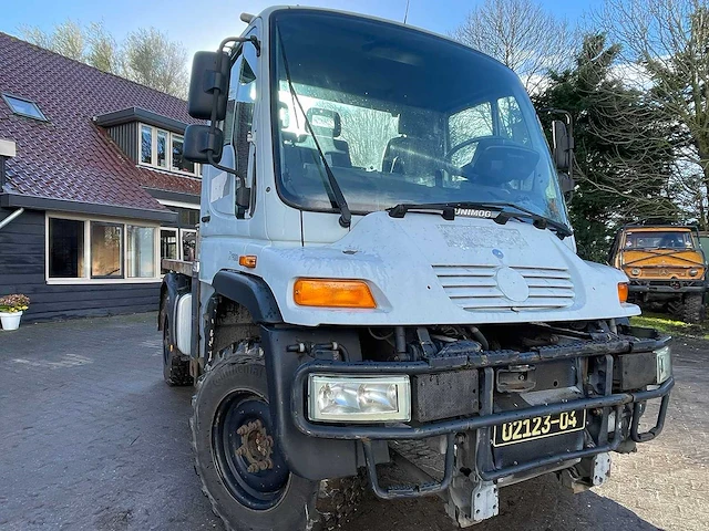 Unimog - 2001 - u300 - vrachtwagen - afbeelding 15 van  28