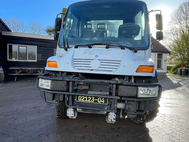 Unimog - 2001 - u300 - vrachtwagen - afbeelding 16 van  28