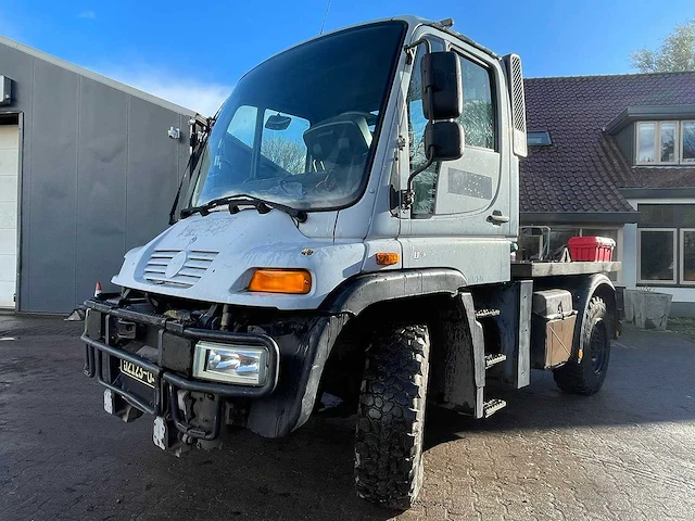 Unimog - 2001 - u300 - vrachtwagen - afbeelding 17 van  28