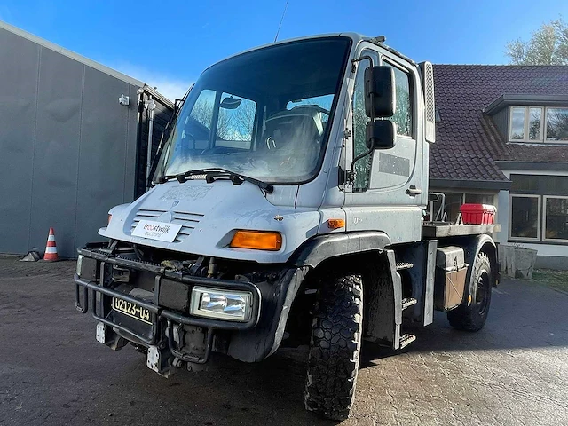 Unimog - 2001 - u300 - vrachtwagen - afbeelding 1 van  28