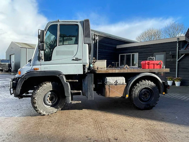 Unimog - 2001 - u300 - vrachtwagen - afbeelding 4 van  28