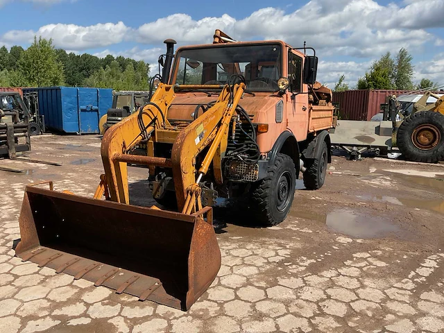 Unimog 1200 vrachtwagen - afbeelding 1 van  22
