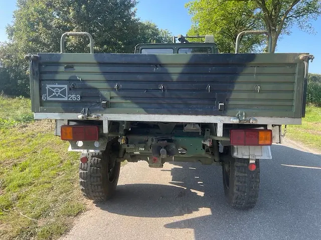 Unimog 1300l 435 4x4 vrachtwagen - afbeelding 2 van  17