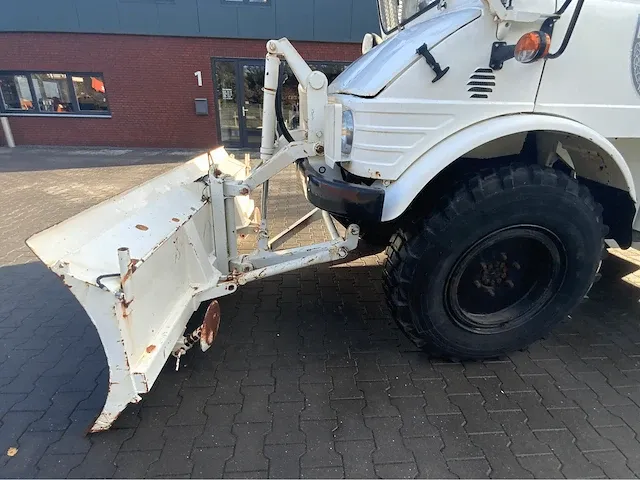 Unimog 406 vrachtwagen "police" - afbeelding 18 van  31