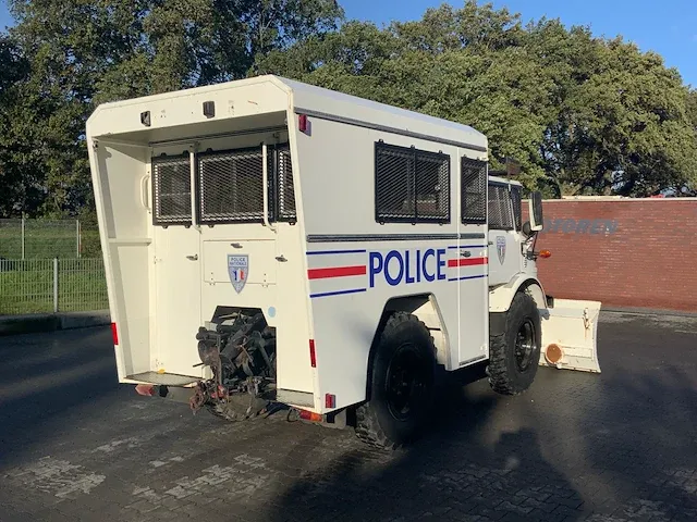 Unimog 406 vrachtwagen "police" - afbeelding 27 van  31