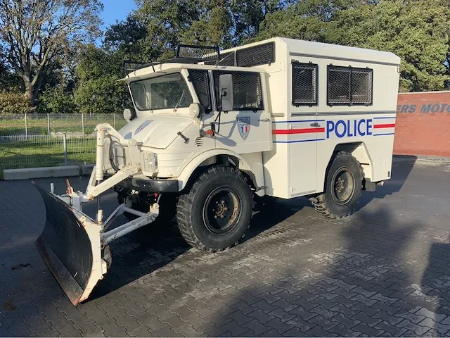 Unimog 406 vrachtwagen "police" - afbeelding 29 van  31