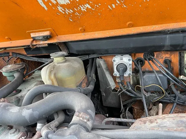 Unimog 424 4x4 vrachtwagen - afbeelding 23 van  25