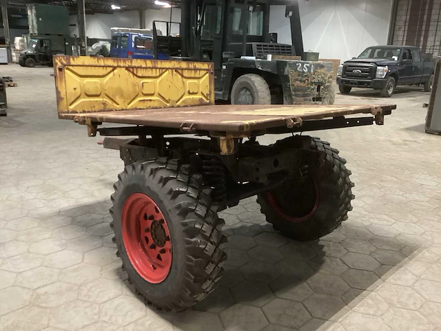 Unimog legervoertuig met aanhangwagen - afbeelding 13 van  31