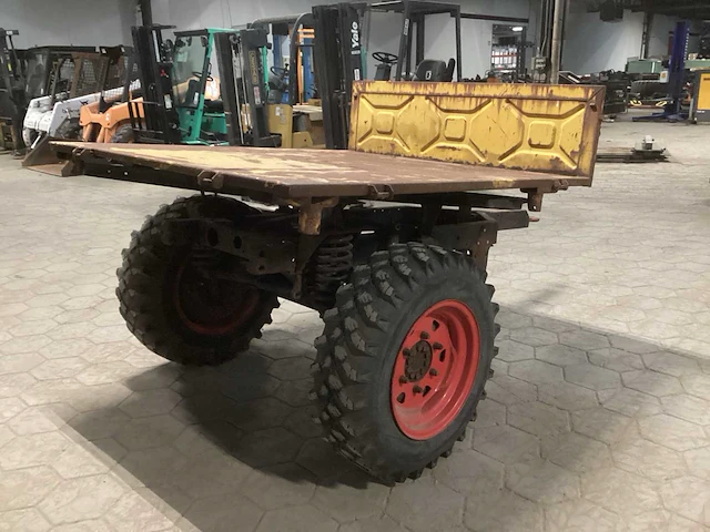 Unimog legervoertuig met aanhangwagen - afbeelding 14 van  31