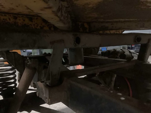 Unimog legervoertuig met aanhangwagen - afbeelding 16 van  31