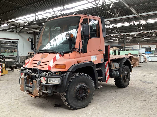 Unimog u 400 vrachtwagen - afbeelding 1 van  13
