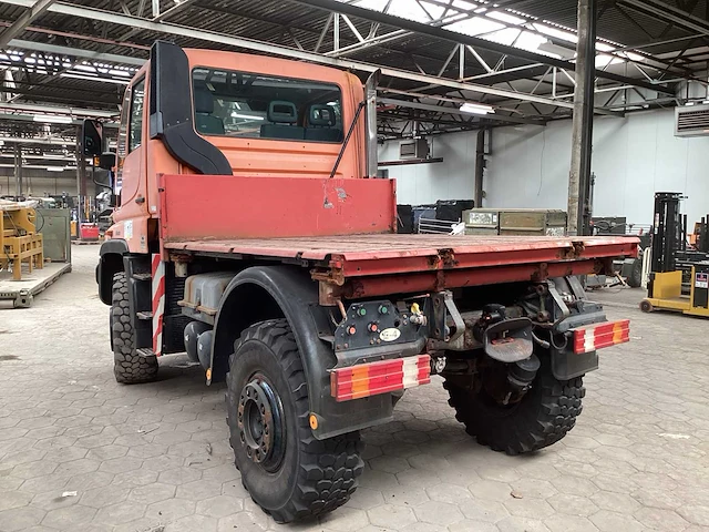 Unimog u 400 vrachtwagen - afbeelding 8 van  13